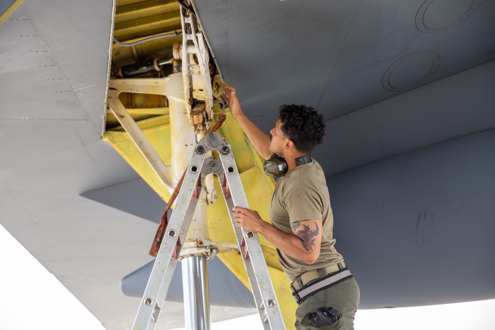 U.S. Air Force B-52H Stratofortress Arrive at MKAB