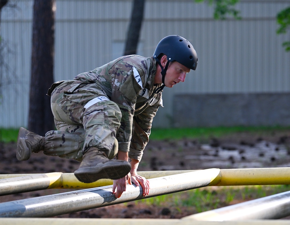 Special Forces Hopefulls Take on Obstacle Course During Assessment and Selection