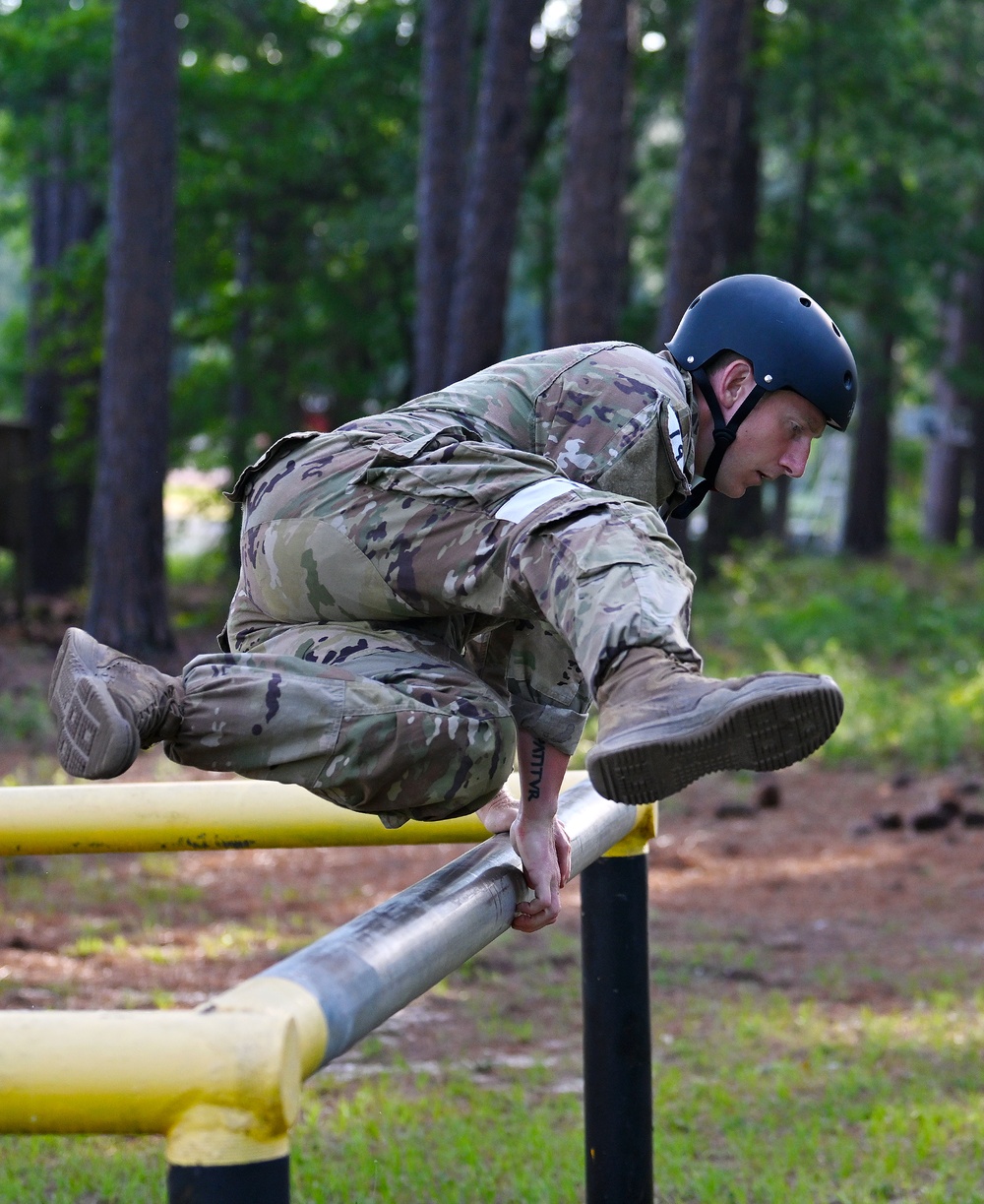 Special Forces Hopefulls Take on Obstacle Course During Assessment and Selection