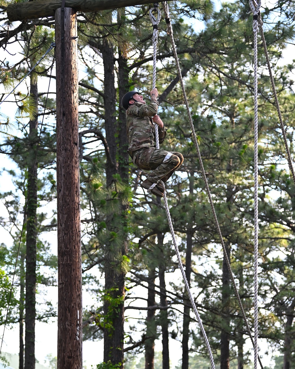 Special Forces Hopefulls Take on Obstacle Course During Assessment and Selection