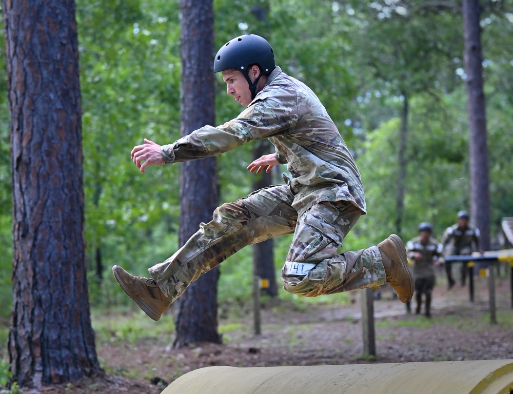 Special Forces Hopefulls Take on Obstacle Course During Assessment and Selection