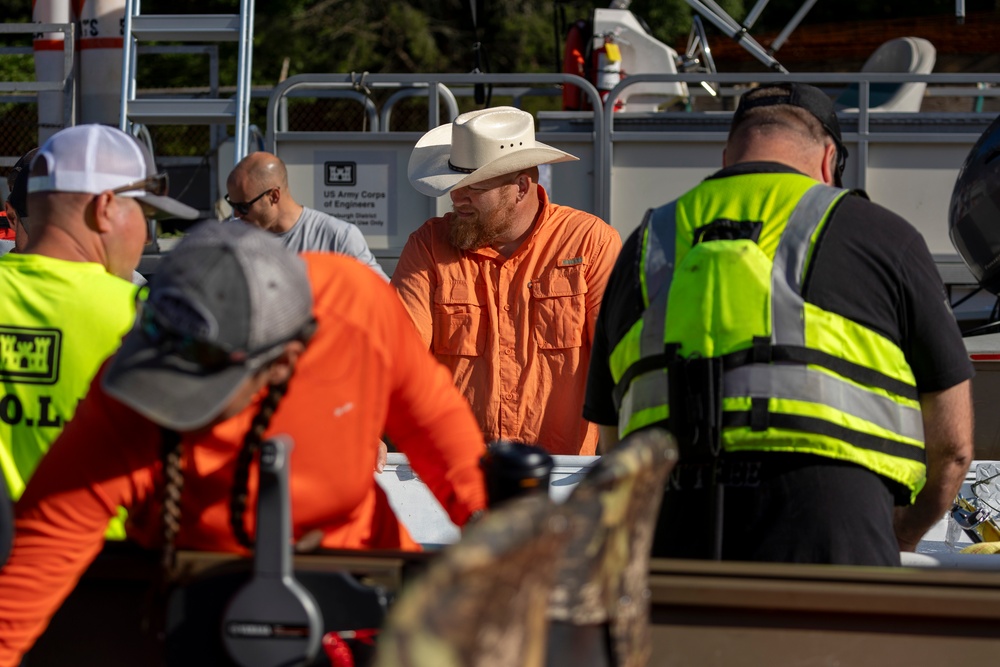 Pittsburgh District makes a splash with motorboat training