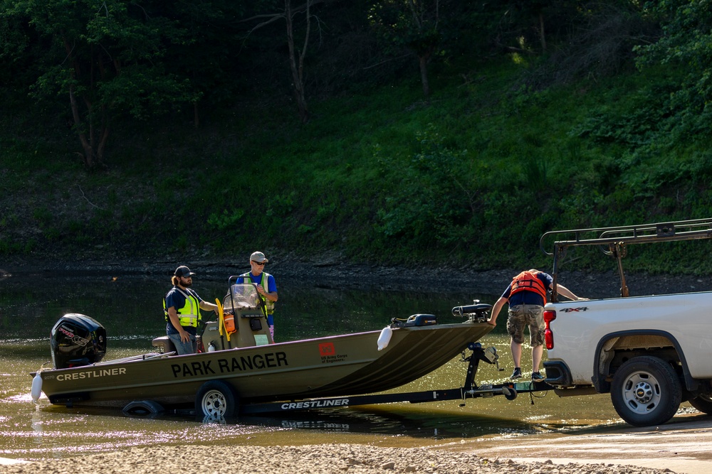 Pittsburgh District makes a splash with motorboat training