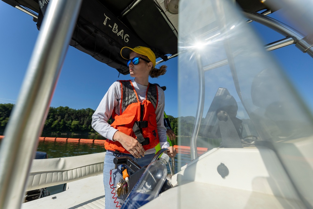 Pittsburgh District makes a splash with motorboat training
