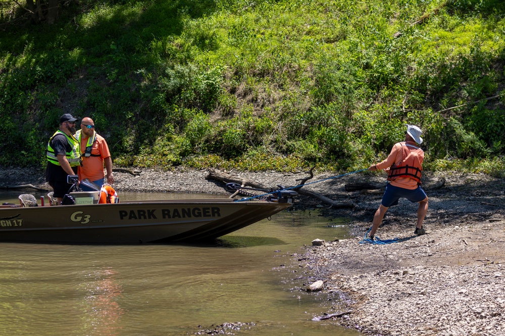 Pittsburgh District makes a splash with motorboat training
