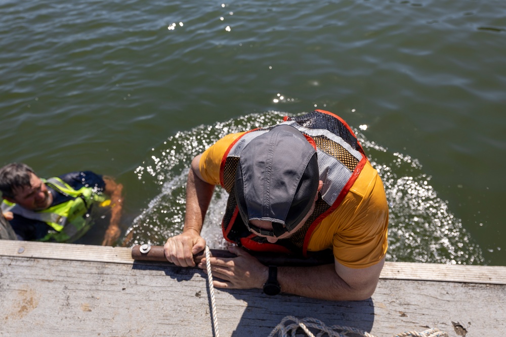 Pittsburgh District makes a splash with motorboat training