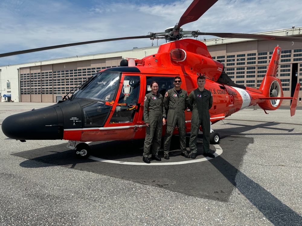 Coast Guard Air Station Washington conducts formation exercise