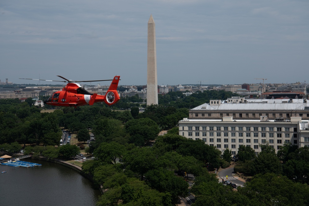 Coast Guard Air Station Washington conducts formation exercise