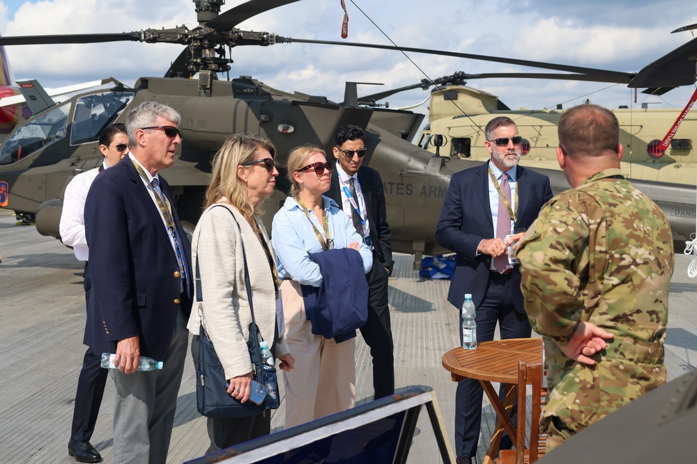 The 12th Combat Aviation Brigade Participates in the Farnborough International Airshow