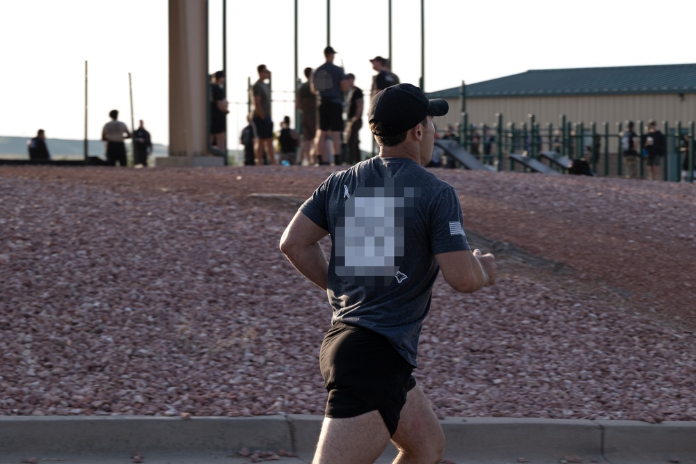 10th SFG(A) Soldier runs 400 meters