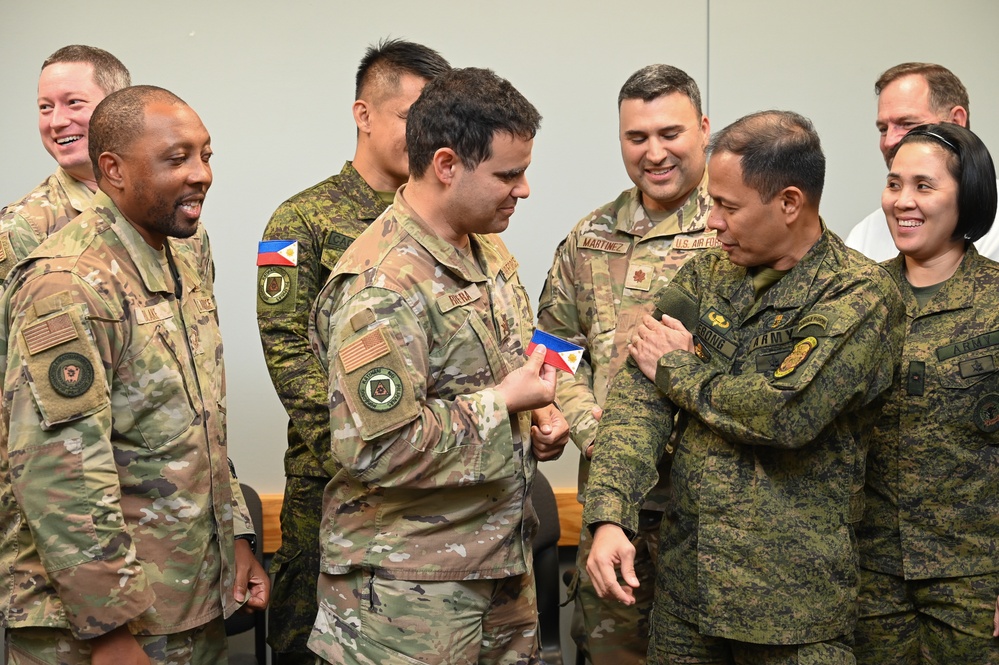 16th AF hosts Philippine Army’s inaugural visit