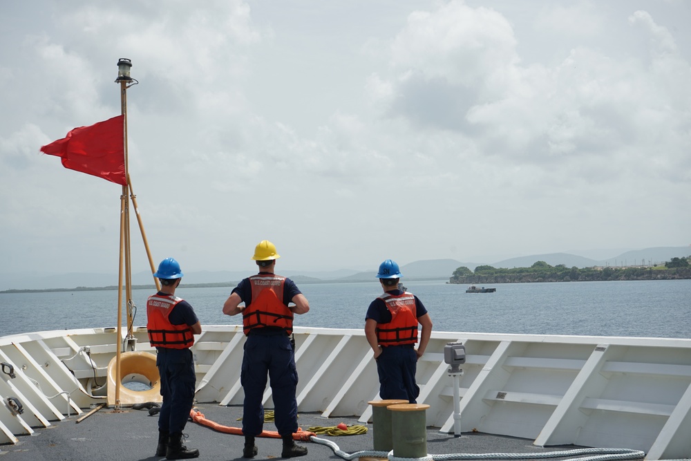 Coast Guard Cutter Stone transits toward Guantánamo Bay, Cuba