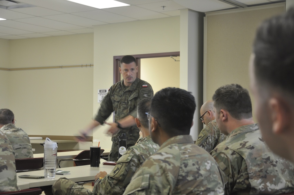 Polish CIMIC Officers Teach U.S. Civil Affairs Soldiers About Polish History