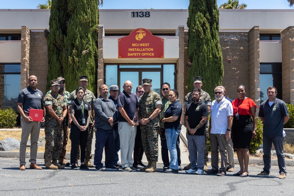 Camp Pendleton Deputy Commander awards MCI-West Installation Safety Office