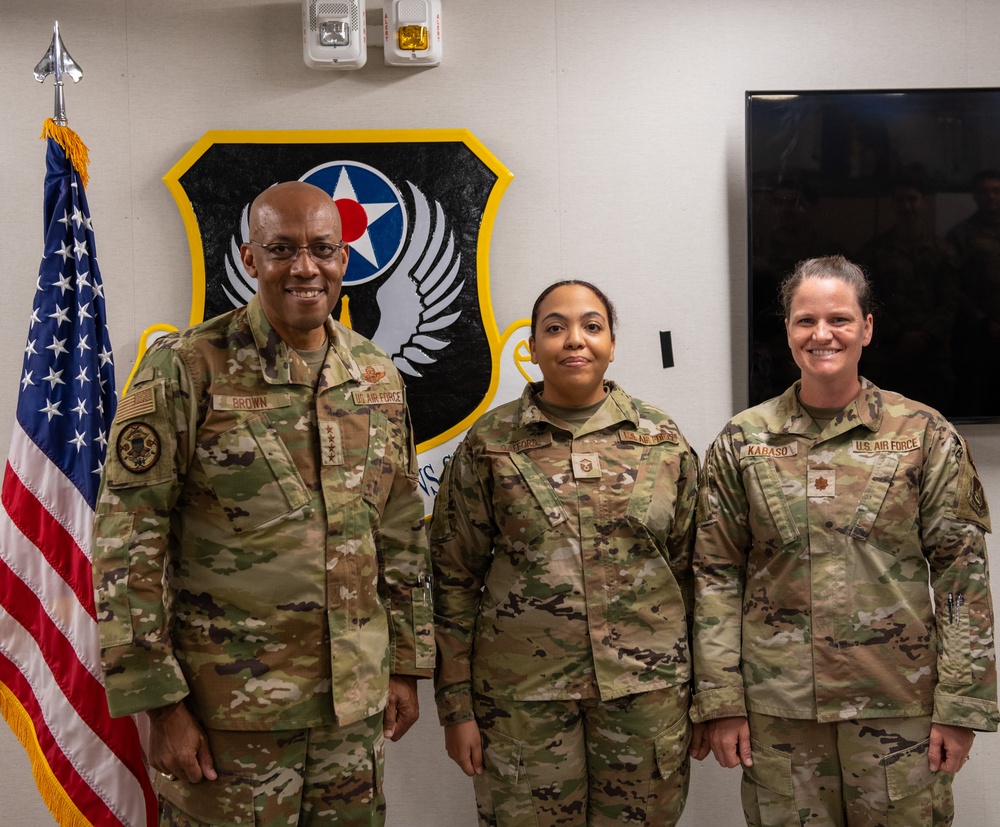 US Chairman of the Joint Chiefs of Staff visits the 21st SOS