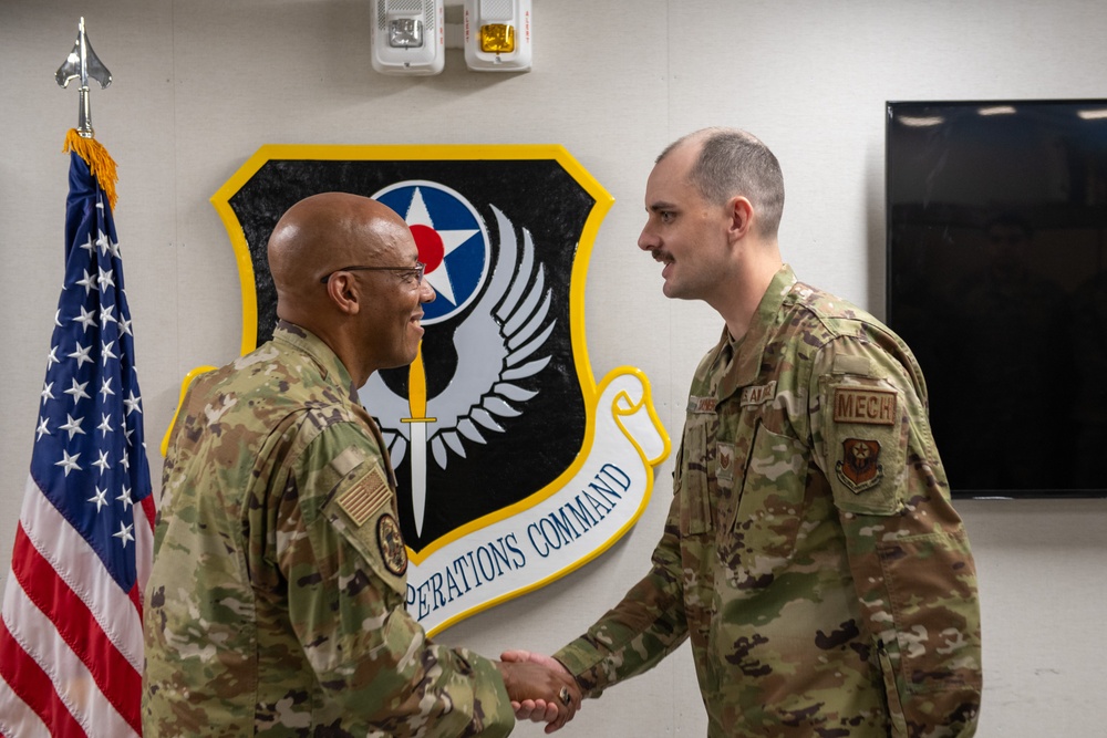 US Chairman of the Joint Chiefs of Staff visits the 21st SOS