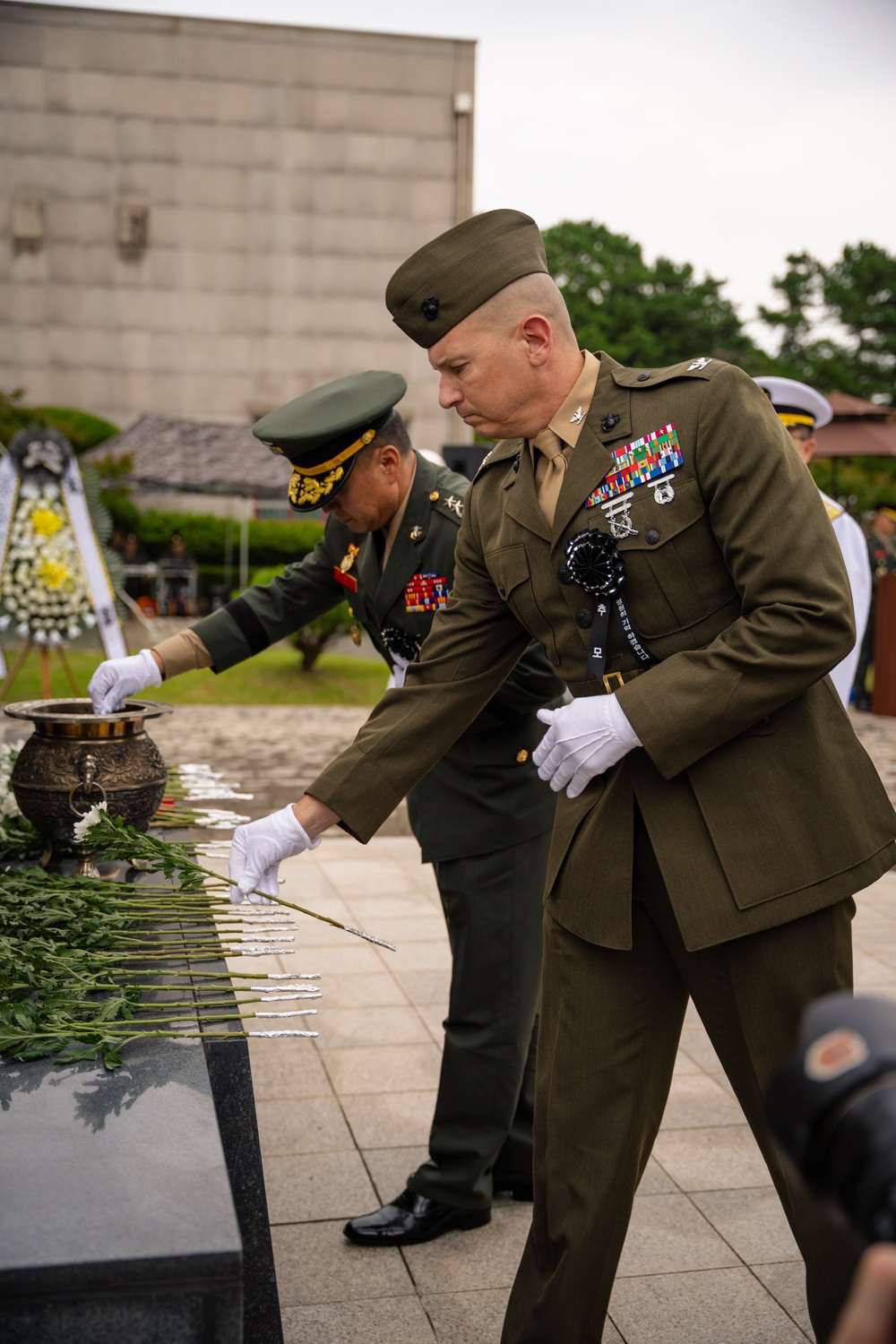 Colonel Ronnie D. Michael honors fallen troops at the 2018 MUH-1 helicopter crash memorial in Pohang