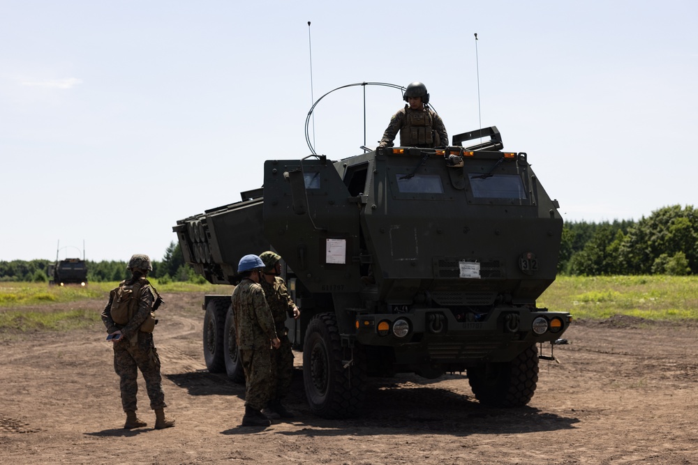 3/12 Marines and 1st MDTF Soldiers Rehearse Simulated HIMARS Fire Missions