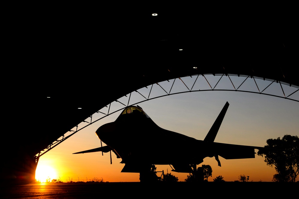 Sunsets on USAF F-22A Raptor during Exercise Pitch Black 2024