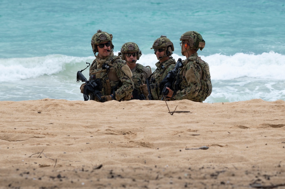 USCG Tests Port Security Unit Proficiency USCG Tests Port Security Unit Proficiency