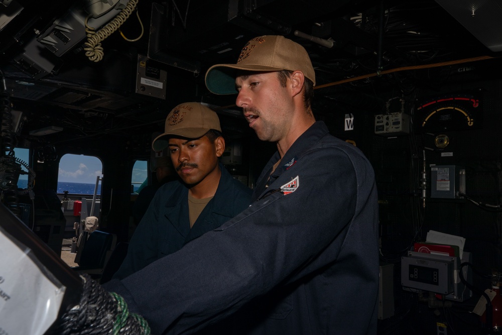 O’Kane Sailors conduct helmsman train