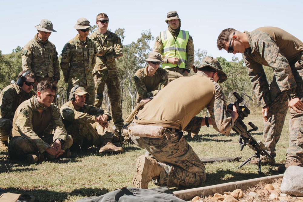 1st Recon Bn., Australian Army participate in live-fire range during Exercise Black Diamond