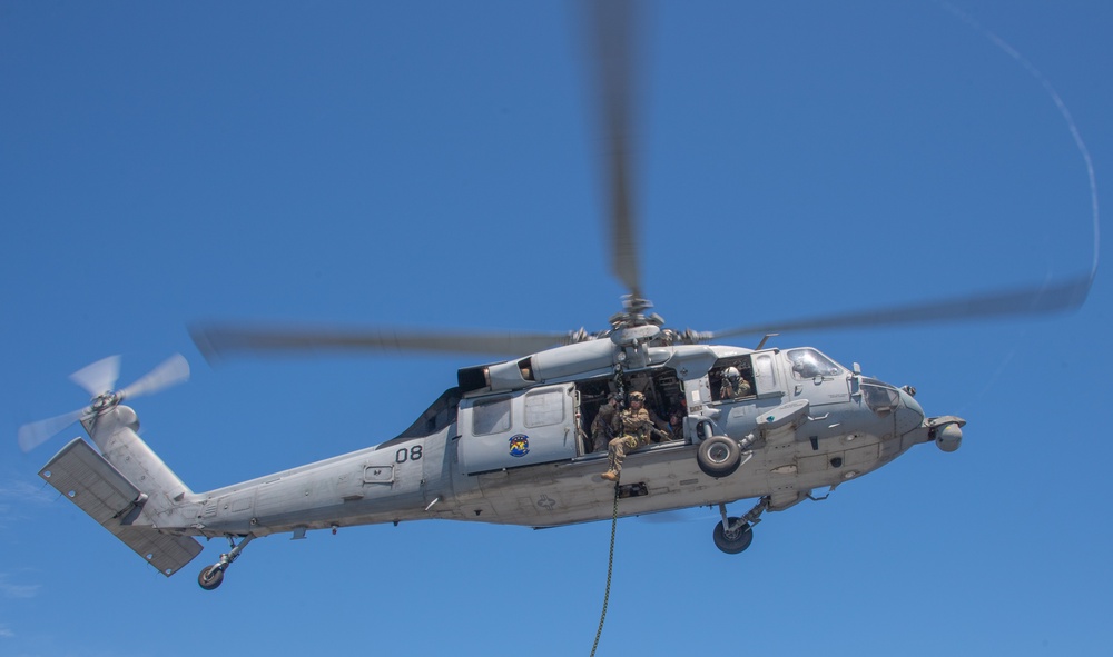 31st Marine Expeditionary Unit (MEU) Fast-Rope Aboard USS America (LHA 6)