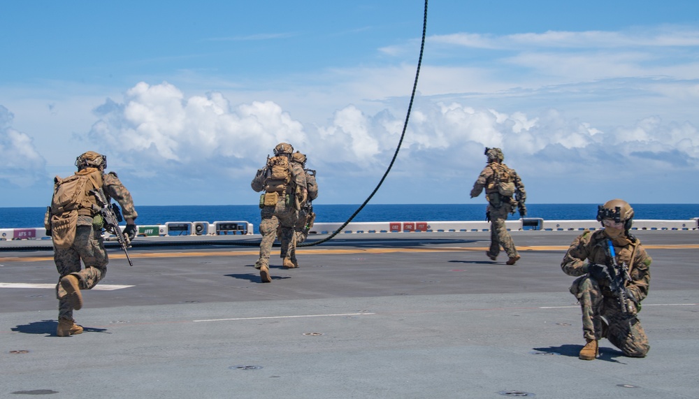 31st Marine Expeditionary Unit (MEU) Fast-Rope Aboard USS America (LHA 6)