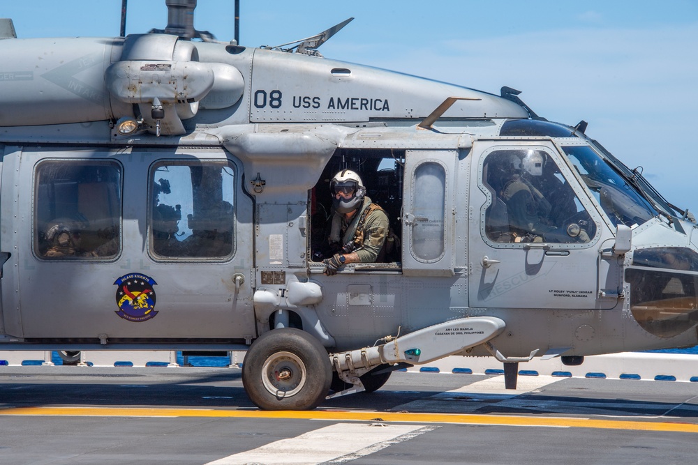 31st Marine Expeditionary Unit (MEU) Fast-Rope Aboard USS America (LHA 6)