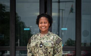 Cherry Point Clinic Celebrates Officer Selections to Navy Captain