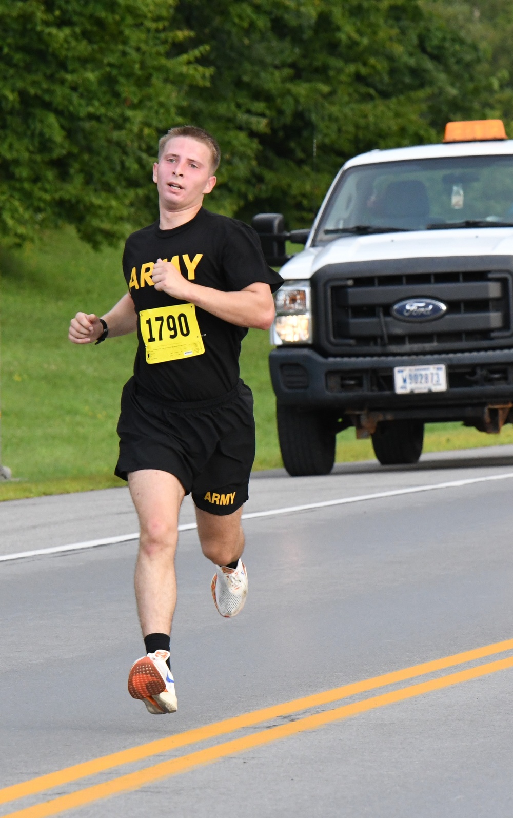 10th Mountain Division runners lock in qualifying times for Army Ten-Miler