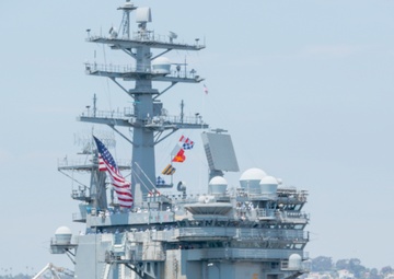 George Washington, Ronald Reagan conduct Hull Swap