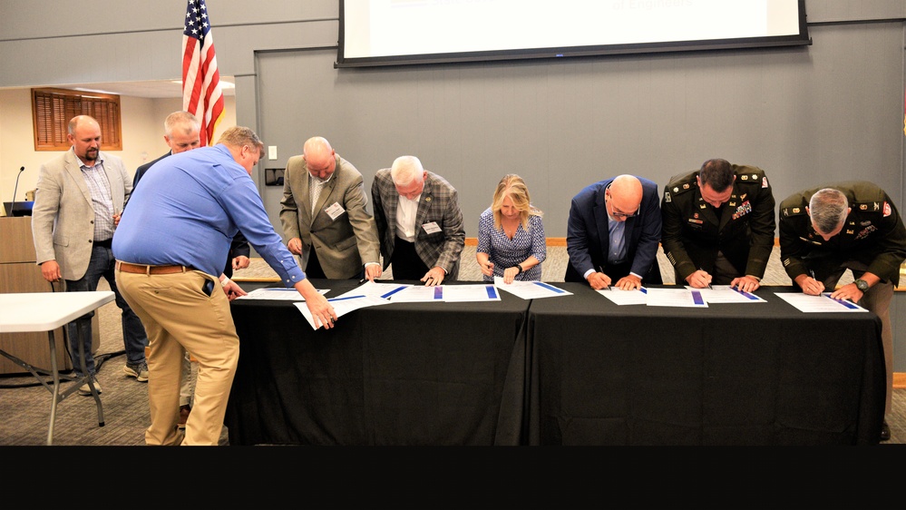 U.S. Army Corps of Engineers and State of Tennessee hold partnering meeting