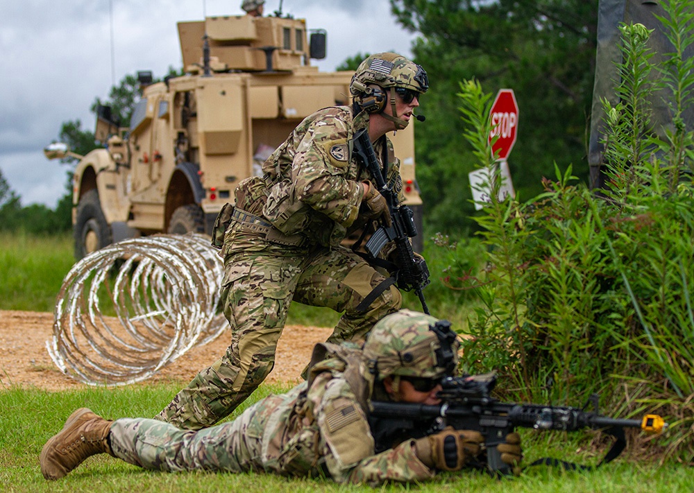 Maryland MPs train at Camp Shelby