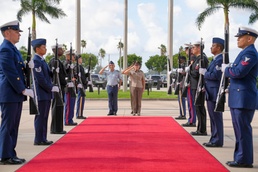 Argentina's Chief of Defense visits U.S. Southern Command