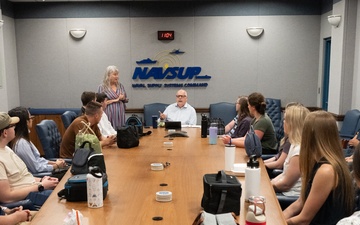 NAVSUP Vice Commander Meets with Interns