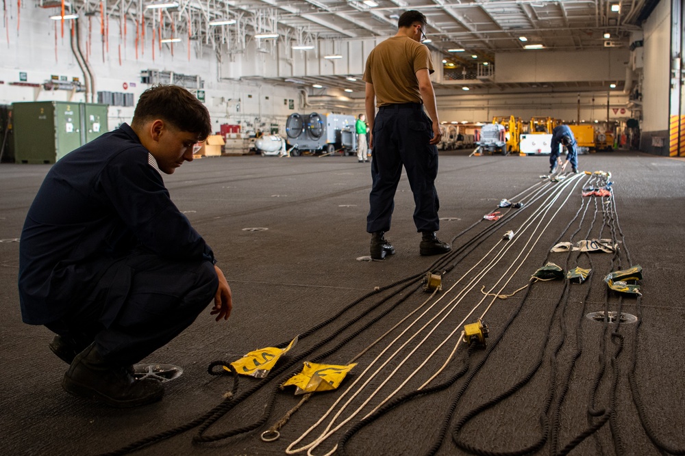 Nimitz Sailors Fake Out Lines