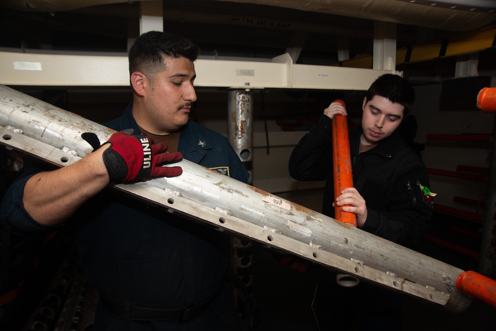 Nimitz Sailors Assemble A Stanchion