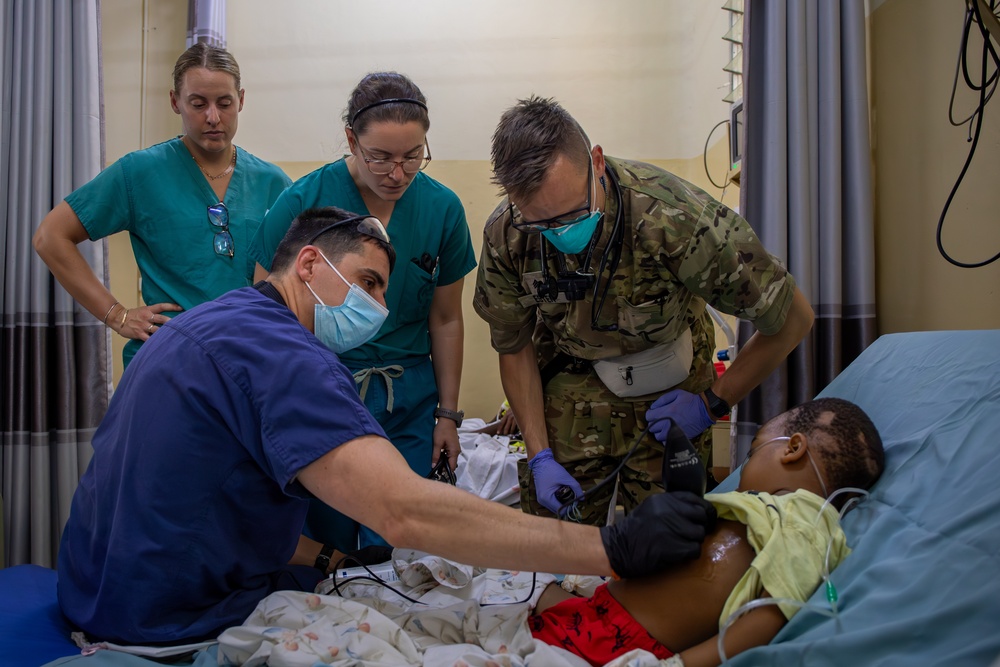 US, Burundi military healthcare teams work together in the ER