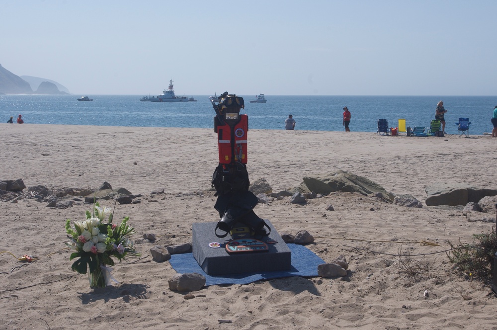 Community gathers for Paddle Out to honor and remember AST1 Phoenix Hanna