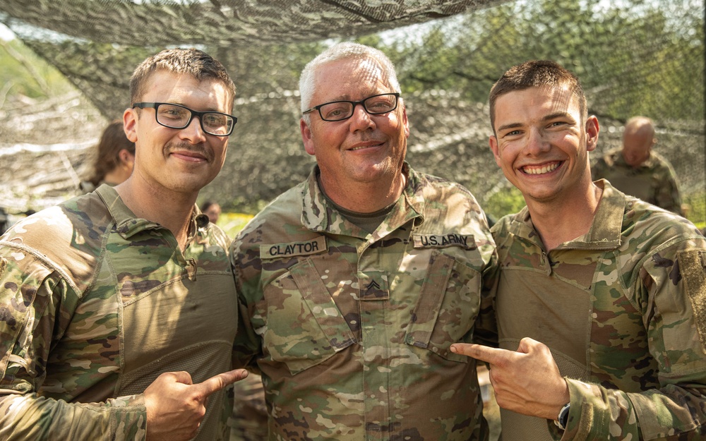 Iowa Soldiers pose for a photo