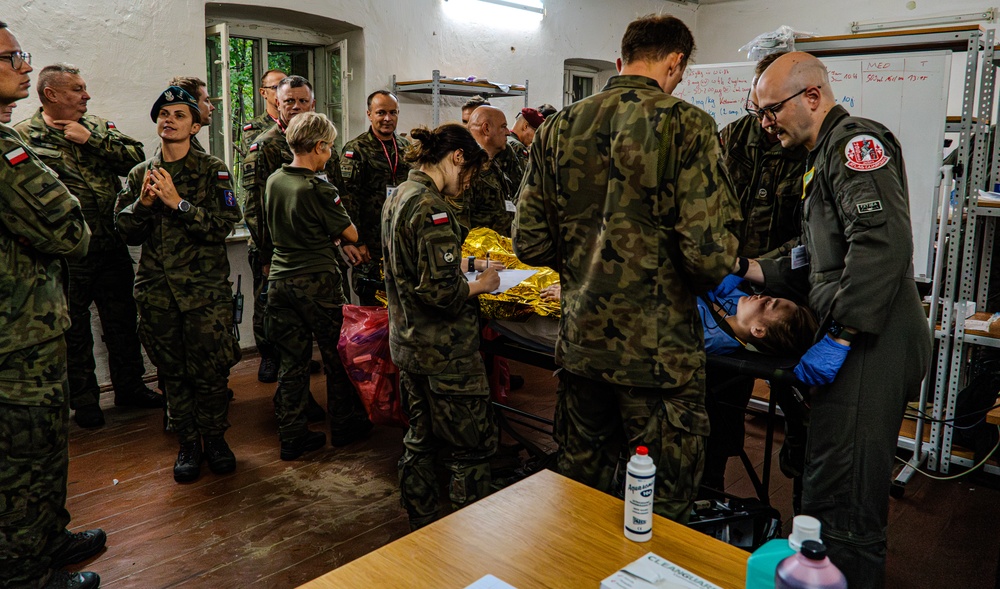 4th SFAB Medical Advisors train Polish Cadets in Military Doctor 2024