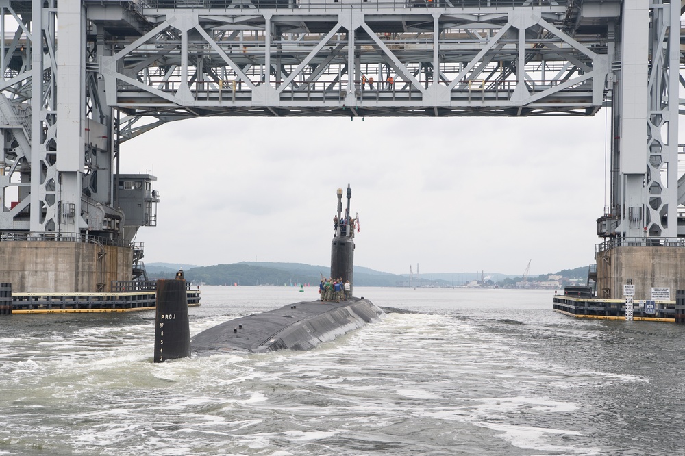 USS South Dakota (SSN 790) Returns