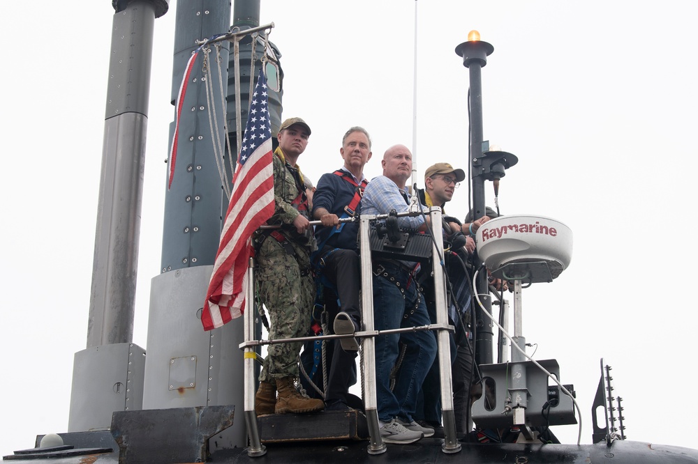Connecticut Governor Rides USS South Dakota (SSN 790)