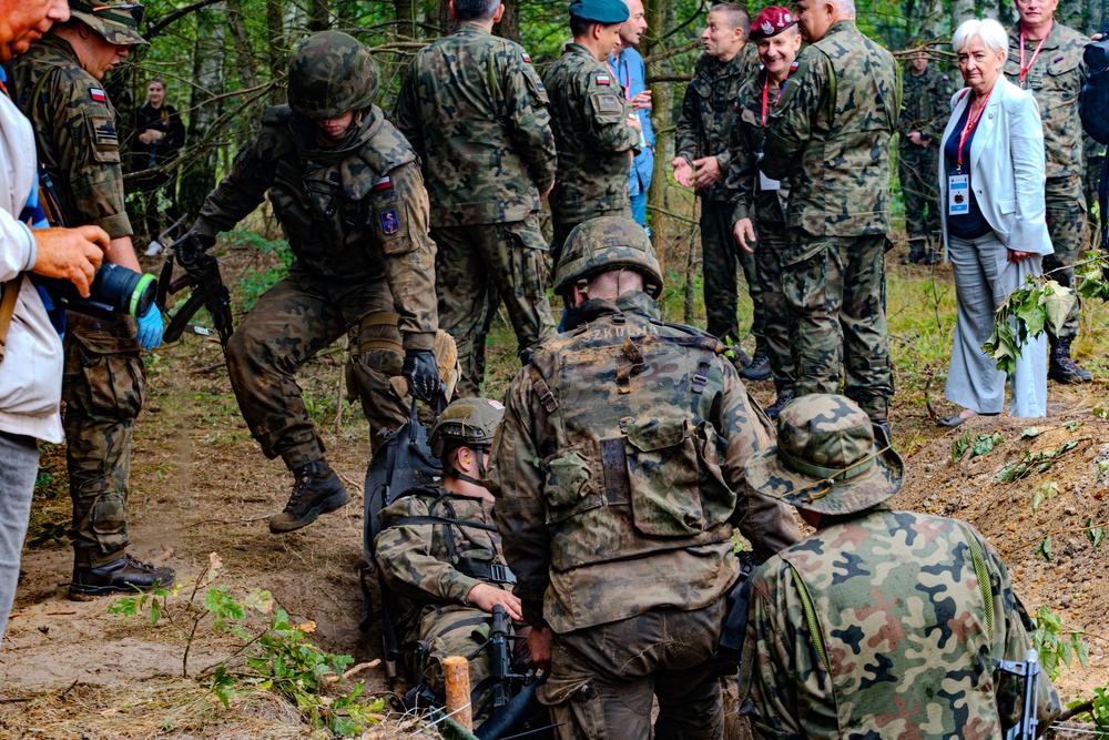 4th SFAB Medical Advisors train Polish Cadets in Military Doctor 2024