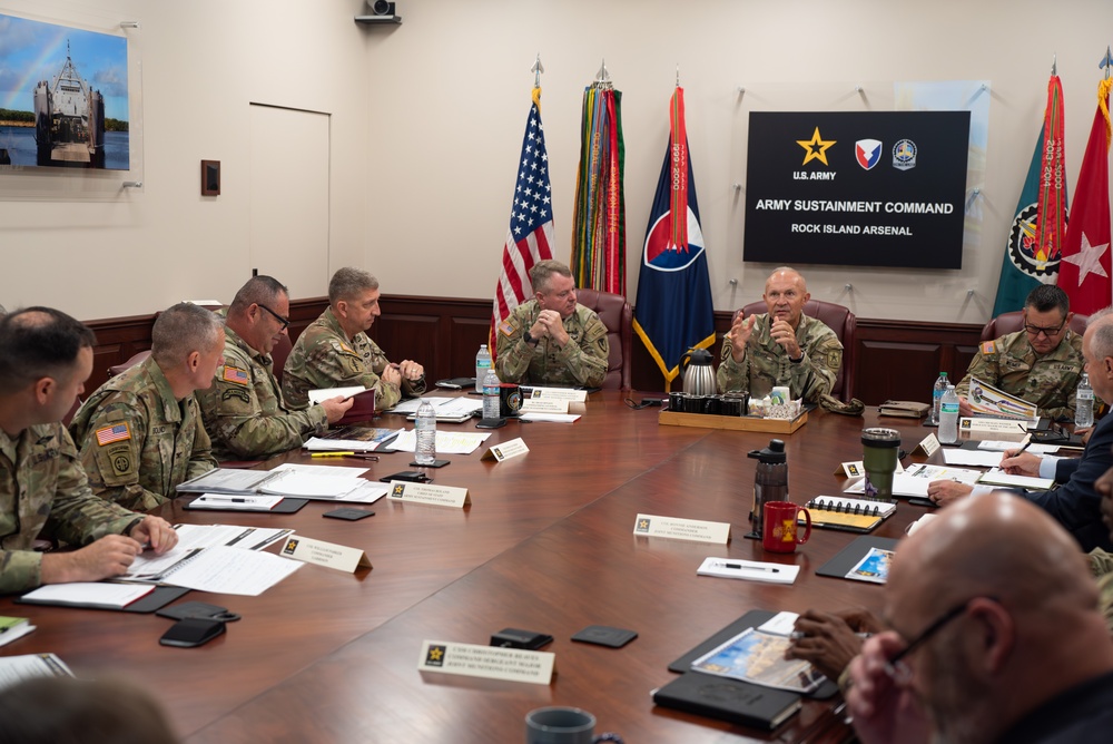 CSA meets with ASC and AMC commanders at Rock Island Arsenal