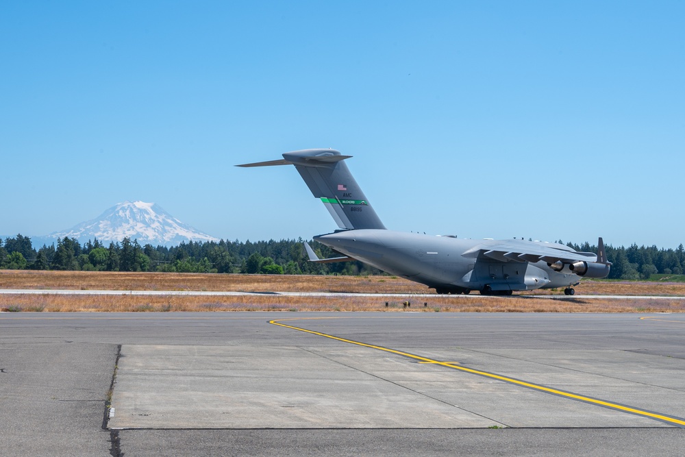 Aerospace Career Education Academy students tour McChord Field