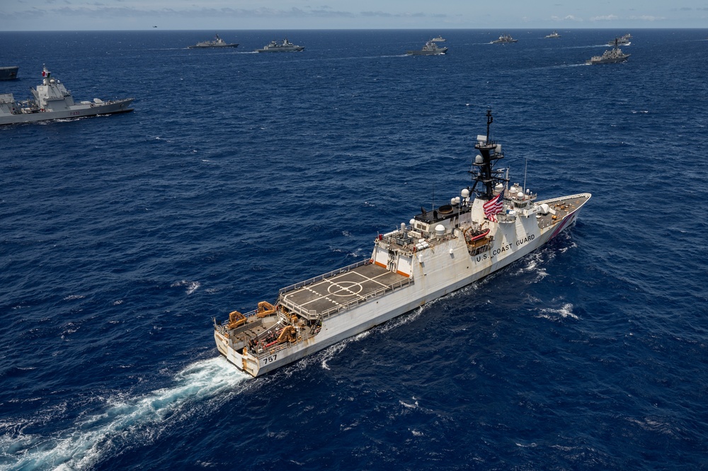 Multinational ships sail in formation during RIMPAC 2024