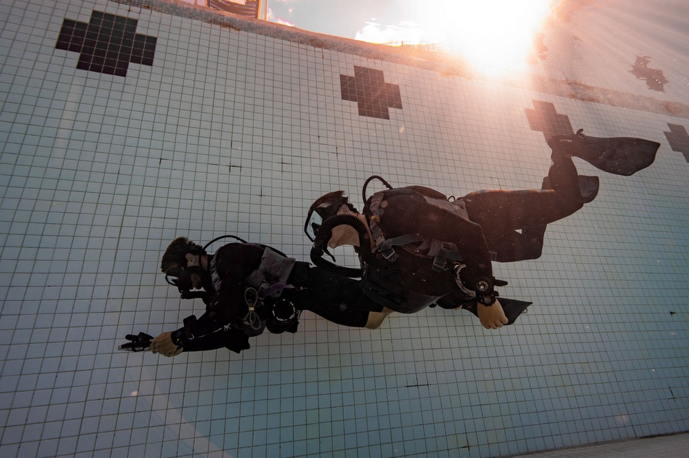 NSW Operators Dive with Partner Forces during RIMPAC 2024