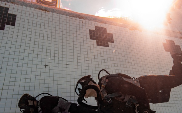 NSW Operators Dive with Partner Forces during RIMPAC 2024